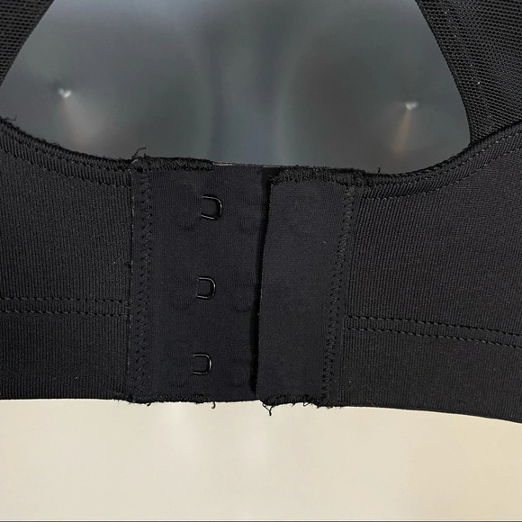 Athleta Sports Bra, 32C - Picture 5 of 10